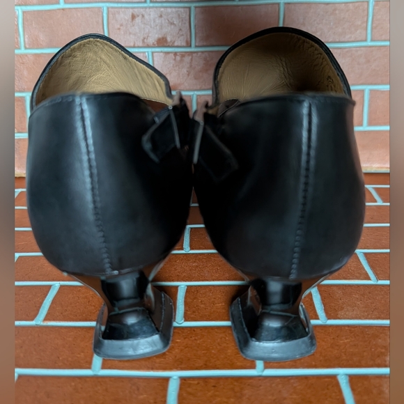 John Fluevog "Gracias" side-buckle shoes with cutouts Excellent/ Pre-loved - Picture 6 of 14